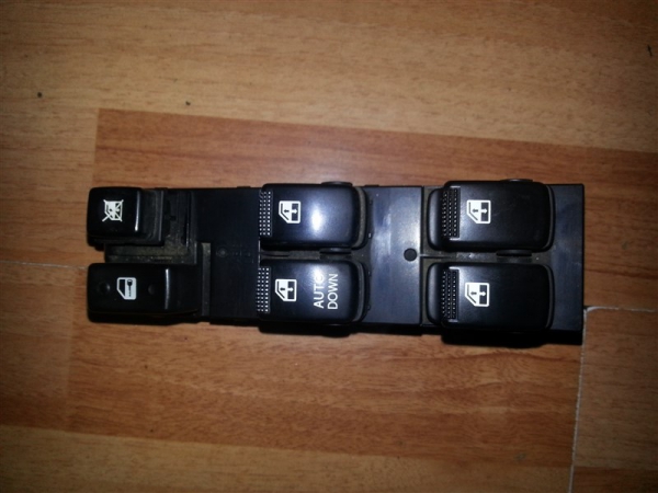Zafer Oto Hyundai Tucson Çıkma Cam Düğmesi