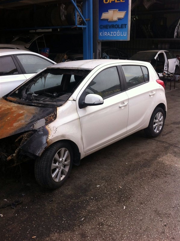 Zafer Oto Hyundai İ20 Çıkma Sol Ön Kapı