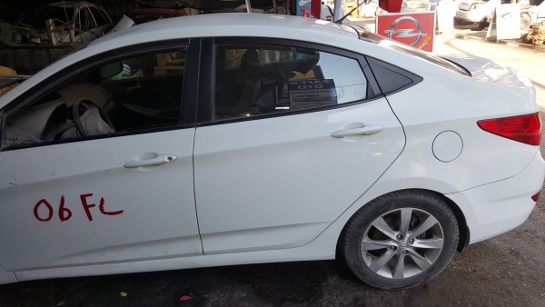 Zafer Oto Hyundai Accent Blue Çıkma Sol Arka Kapı